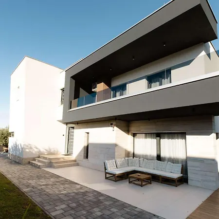 Luxury Positiva With Heated Pool