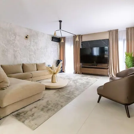 Luxury Positiva With Heated Pool Villa