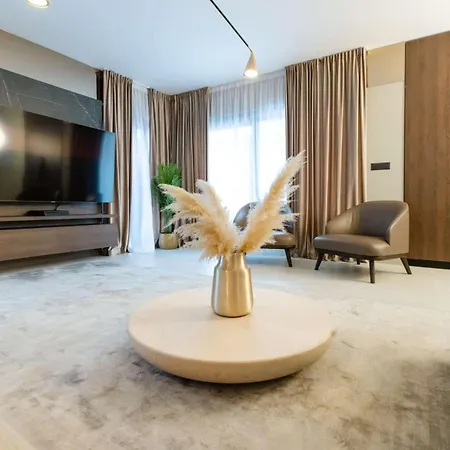 Luxury Positiva With Heated Pool Vir