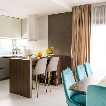 Luxury Positiva With Heated Pool