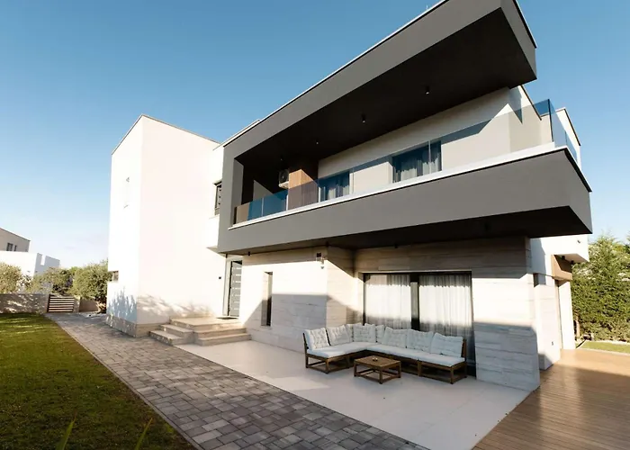 Luxury Positiva With Heated Pool