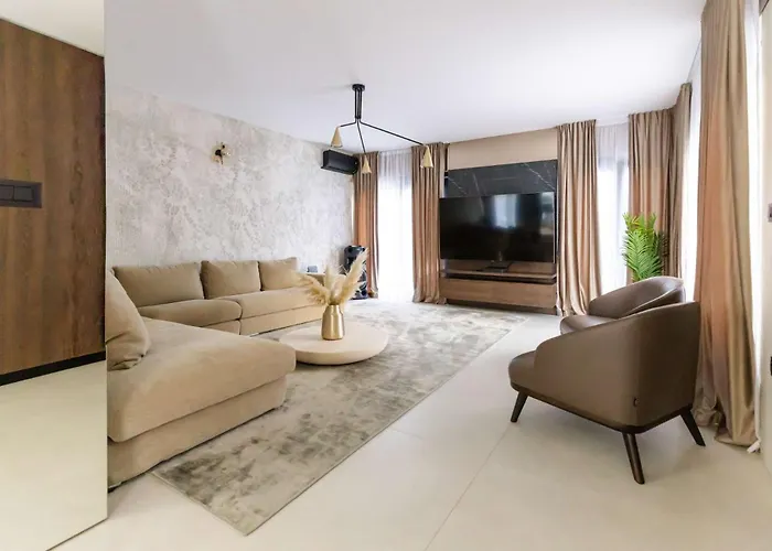 Luxury Positiva With Heated Pool Villa