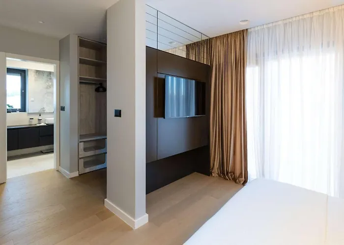 Luxury Positiva With Heated Pool *