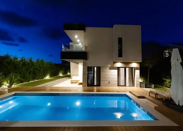 Luxury Positiva With Heated Pool