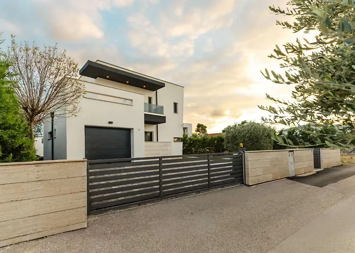 Luxury Positiva With Heated Pool Villa *