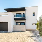 Luxury Positiva With Heated Pool Villa Vir
