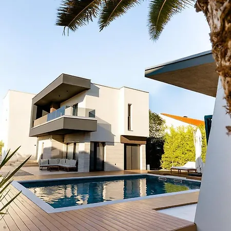 Luxury Positiva With Heated Pool Willa Vir