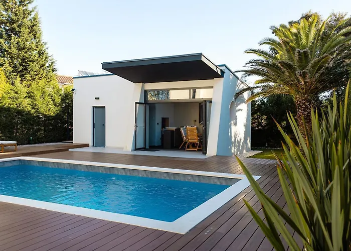 Luxury Positiva With Heated Pool 别墅